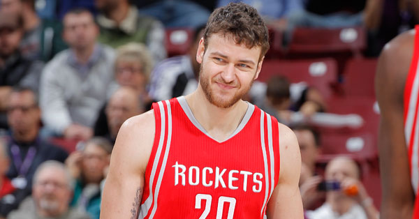 Donatas Motiejunas contract